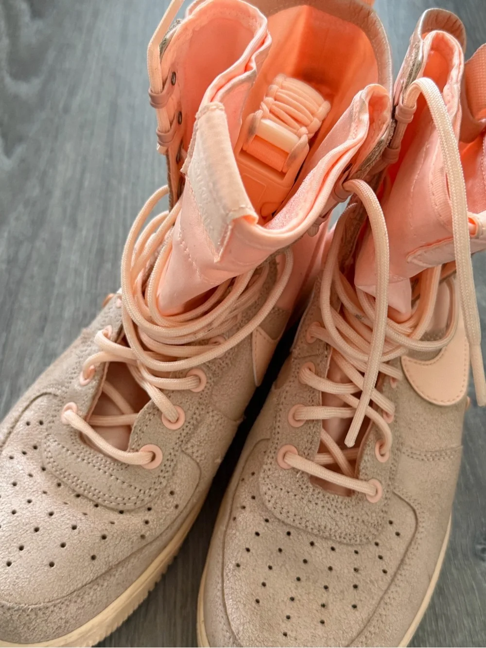 Nike SF Air Force 1 High Peach Tan Sneakers Women’s 9.5